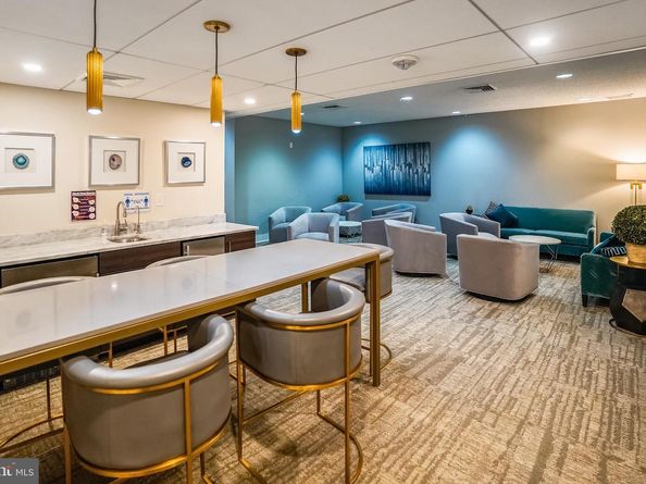 6101 Edsall Road 402, Alexandria VA 22304
