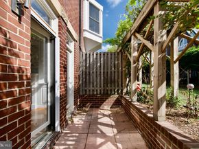 142 N Union Street, Alexandria VA 22314
