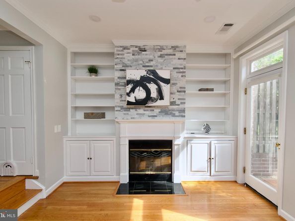 142 N Union Street, Alexandria VA 22314
