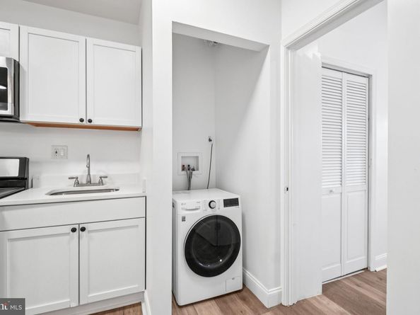 221 20TH Street NE, Washington DC 20002