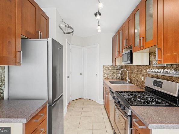 264 7TH St 3, Hoboken NJ 07030
