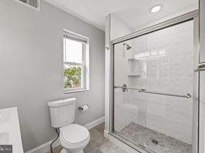 1800 Waterloo Street, Philadelphia PA 19122