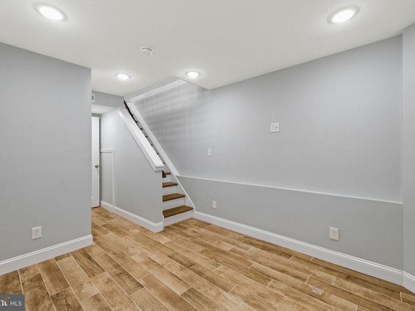 1800 Waterloo Street, Philadelphia PA 19122