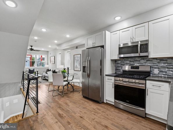 1800 Waterloo Street, Philadelphia PA 19122