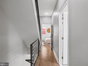 1800 Waterloo Street, Philadelphia PA 19122
