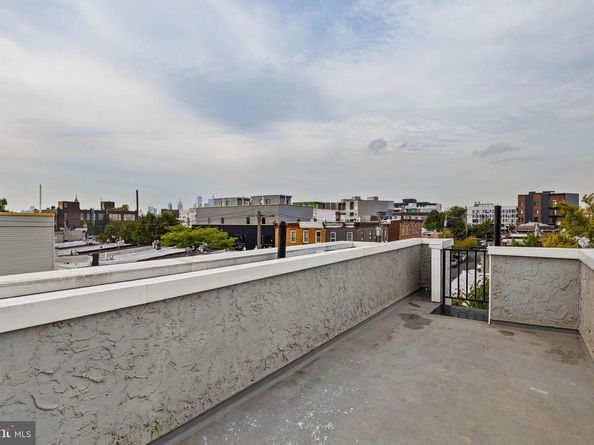 1800 Waterloo Street, Philadelphia PA 19122