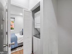 1800 Waterloo Street, Philadelphia PA 19122