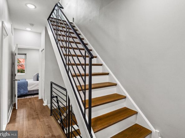 1800 Waterloo Street, Philadelphia PA 19122