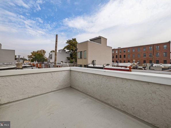 1800 Waterloo Street, Philadelphia PA 19122