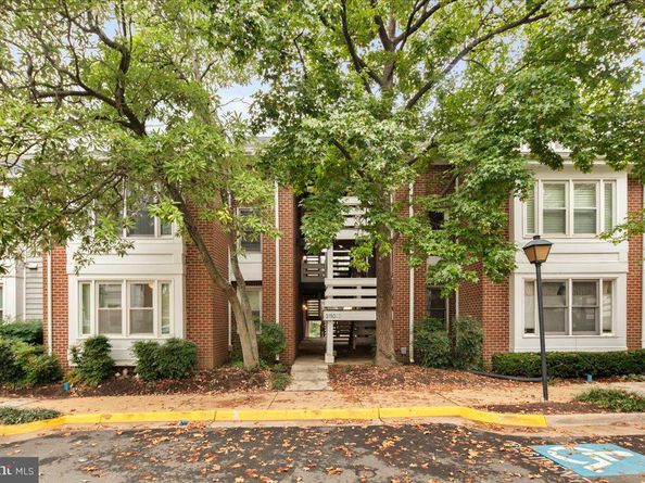 3150 Covewood Court L, Falls Church VA 22042