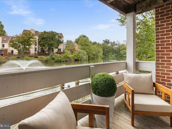 3150 Covewood Court L, Falls Church VA 22042