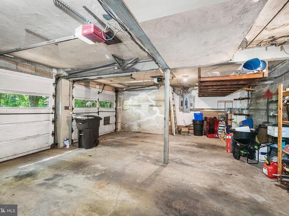 4029 Apalogen Road, Philadelphia PA 19129
