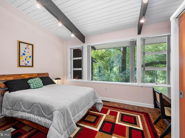 4029 Apalogen Road, Philadelphia PA 19129