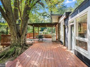 4029 Apalogen Road, Philadelphia PA 19129