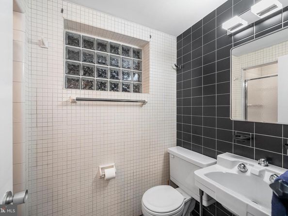 4029 Apalogen Road, Philadelphia PA 19129