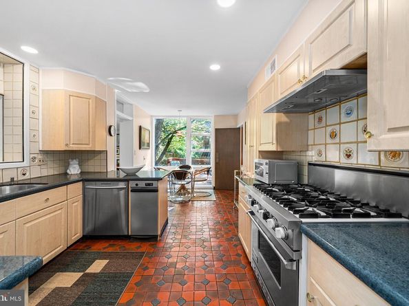 4029 Apalogen Road, Philadelphia PA 19129