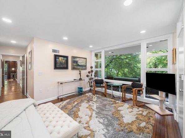 4029 Apalogen Road, Philadelphia PA 19129