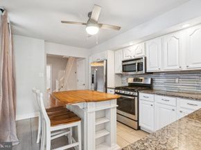 572 Hermitage Street, Philadelphia PA 19128