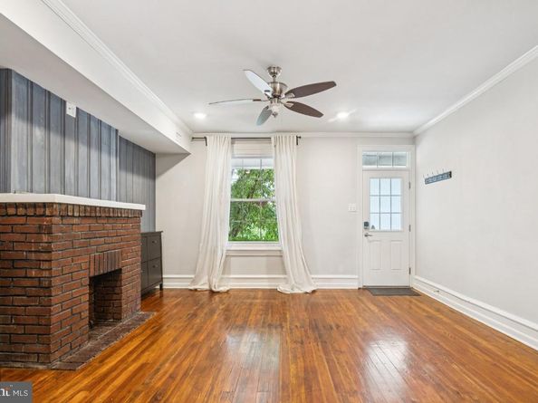 572 Hermitage Street, Philadelphia PA 19128