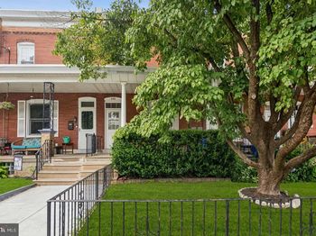 572 Hermitage Street