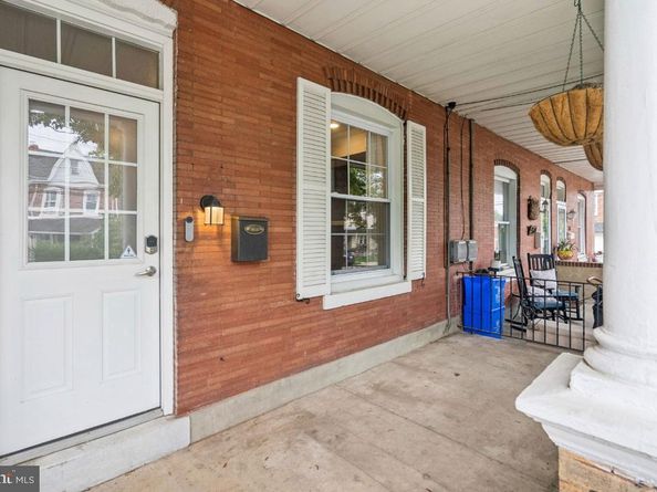 572 Hermitage Street, Philadelphia PA 19128