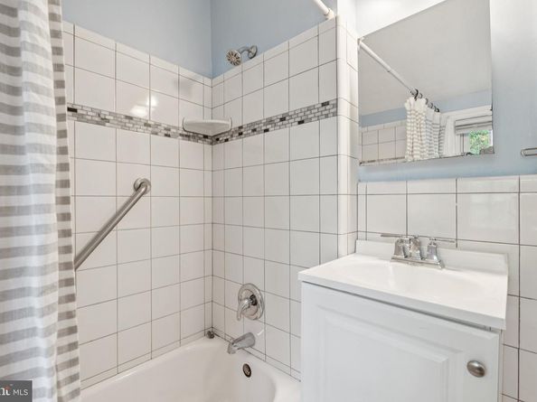 1119 S Edison Street, Arlington VA 22204