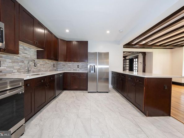 6640 Lincoln Drive, Philadelphia PA 19119