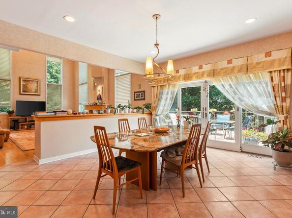 1427 Byberry Road, Huntingdon Valley PA 19006