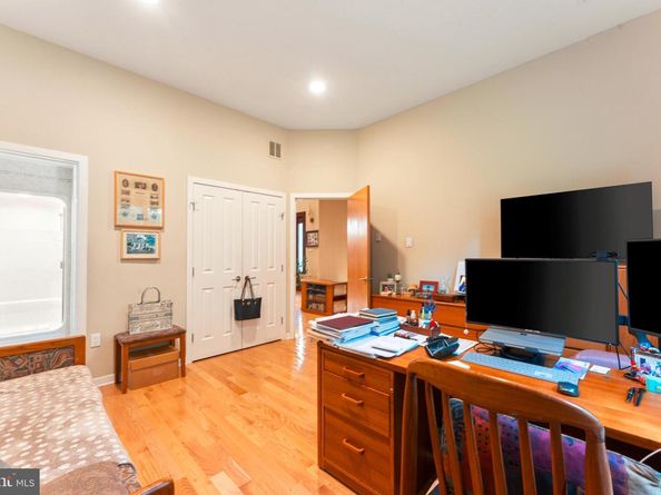 1427 Byberry Road, Huntingdon Valley PA 19006