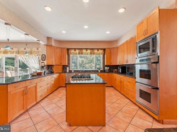 1427 Byberry Road, Huntingdon Valley PA 19006