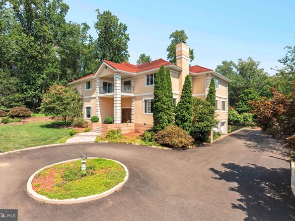 1427 Byberry Road, Huntingdon Valley PA 19006