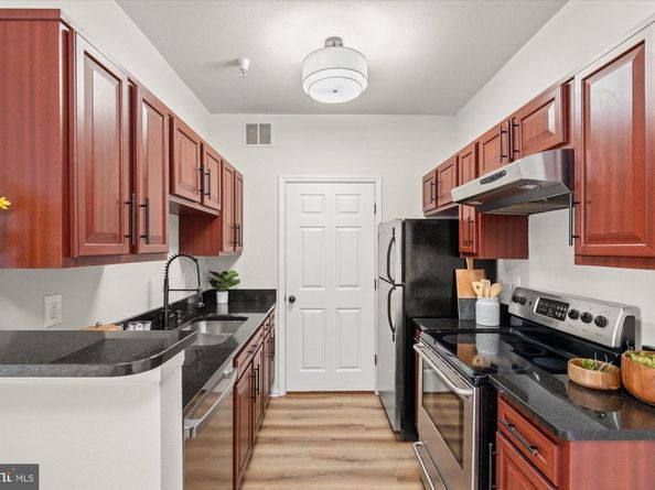 1571 Spring Gate Drive 6213, Mclean VA 22102