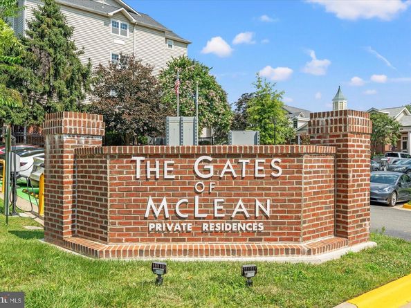 1571 Spring Gate Drive 6213, Mclean VA 22102