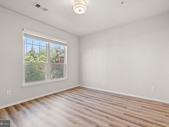 1571 Spring Gate Drive 6213, Mclean VA 22102