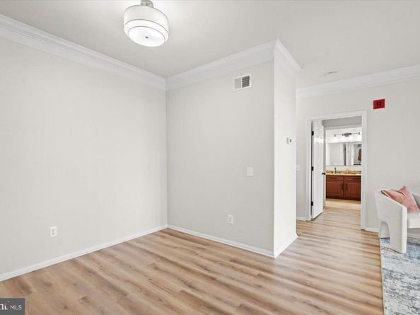 1571 Spring Gate Drive 6213, Mclean VA 22102