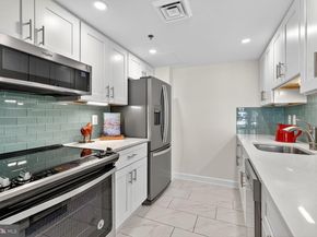 900 N Taylor Street 2006, Arlington VA 22203
