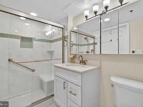 900 N Taylor Street 2006, Arlington VA 22203