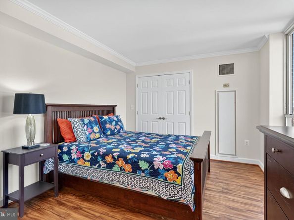 900 N Taylor Street 2006, Arlington VA 22203
