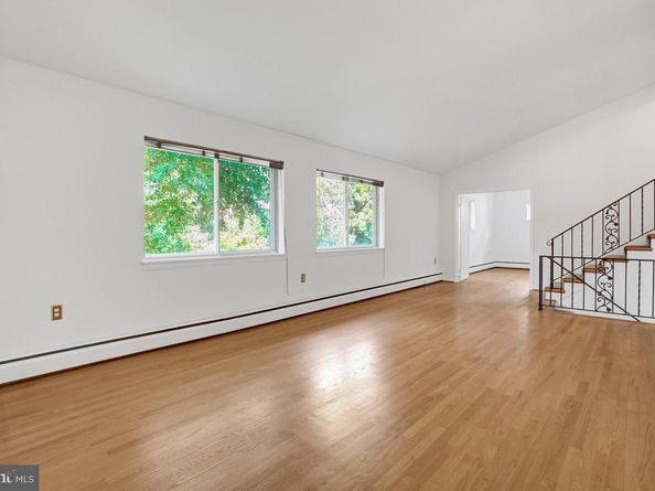 811 E Timber Branch Parkway, Alexandria VA 22302