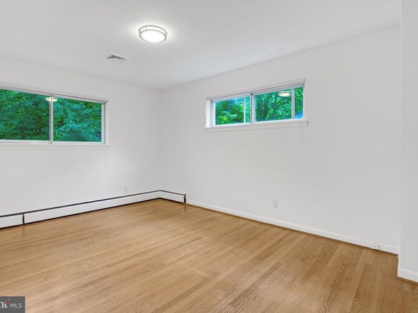 811 E Timber Branch Parkway, Alexandria VA 22302