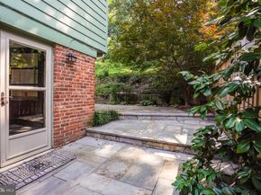 811 E Timber Branch Parkway, Alexandria VA 22302