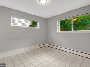 811 E Timber Branch Parkway, Alexandria VA 22302