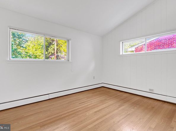 811 E Timber Branch Parkway, Alexandria VA 22302