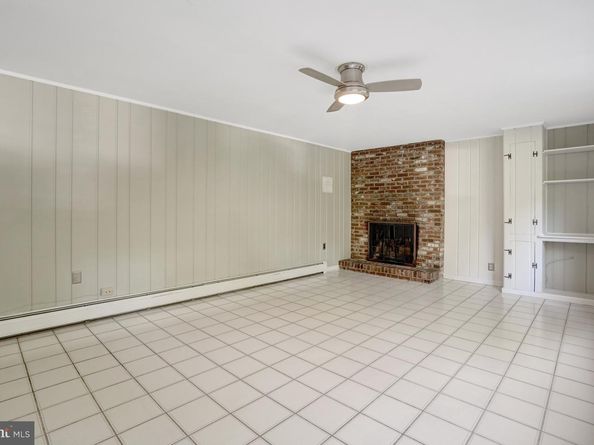 811 E Timber Branch Parkway, Alexandria VA 22302