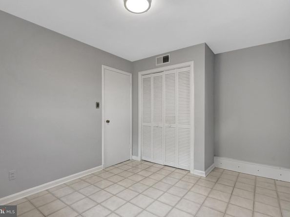 811 E Timber Branch Parkway, Alexandria VA 22302
