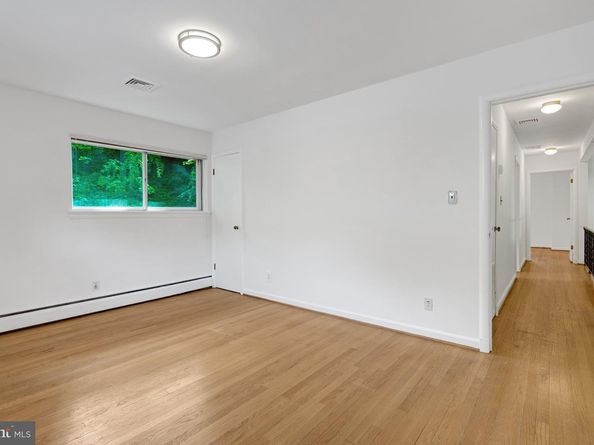 811 E Timber Branch Parkway, Alexandria VA 22302