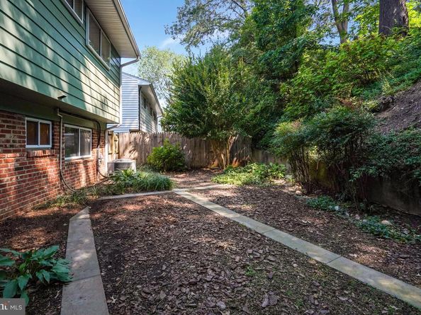811 E Timber Branch Parkway, Alexandria VA 22302
