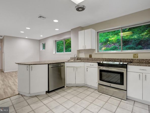 811 E Timber Branch Parkway, Alexandria VA 22302