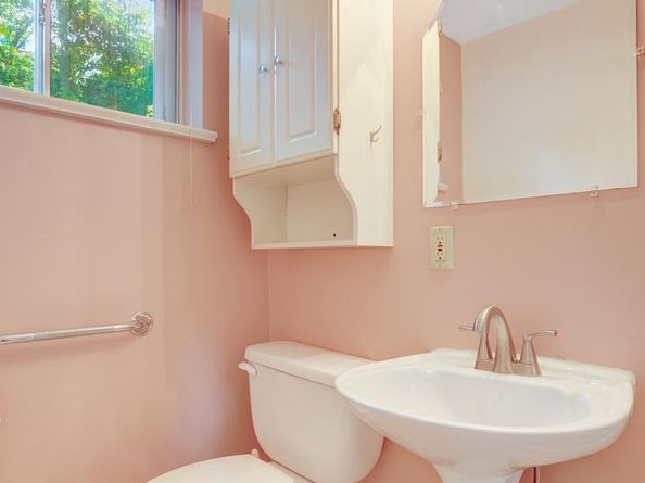 811 E Timber Branch Parkway, Alexandria VA 22302