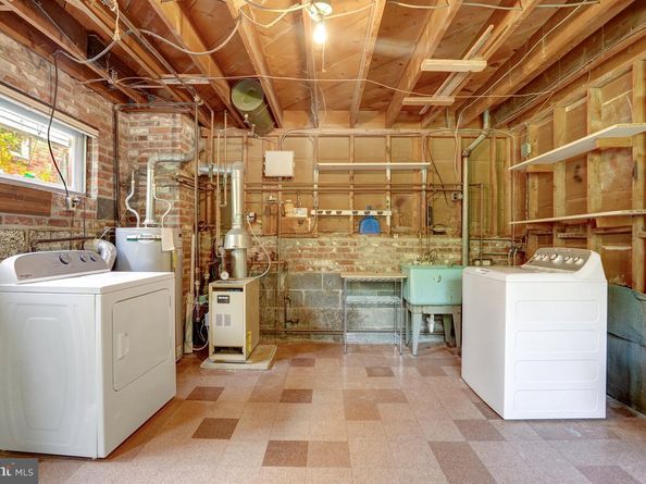 811 E Timber Branch Parkway, Alexandria VA 22302